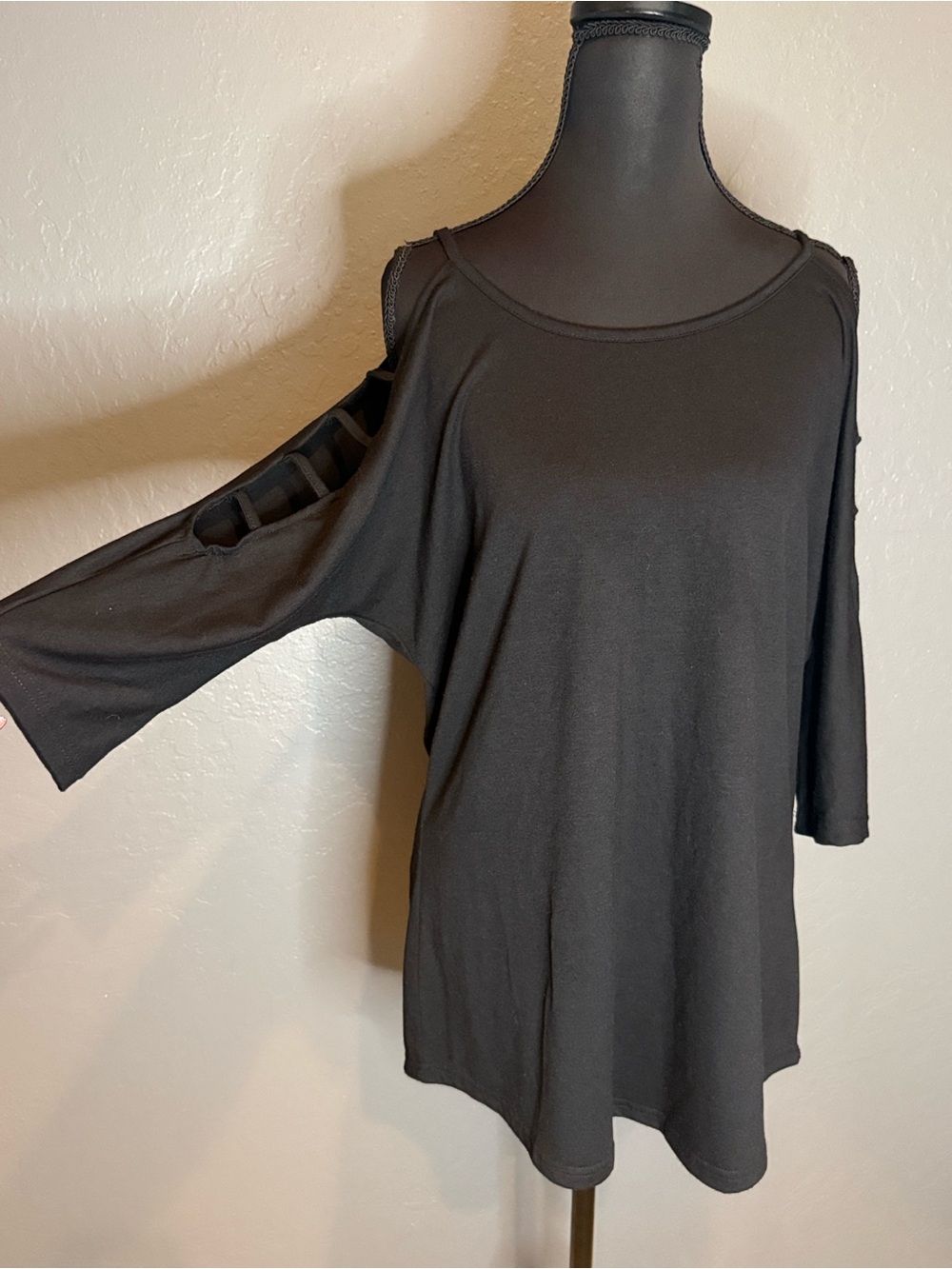 Women’s Black Cold-Shoulder Tunic Top with Ladder-Strap Sleeve Detail